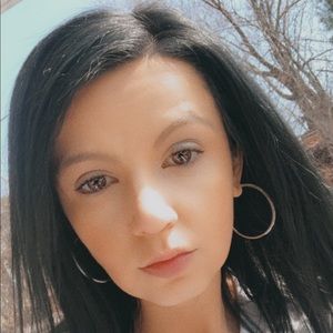 Meet your Posher, Traci